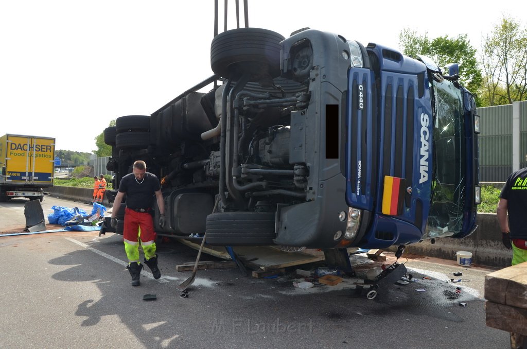 VU LKW umgestuerzt A 3 Rich Oberhausen Hoehe AS Koeln Koenigsforst P300.JPG - Miklos Laubert